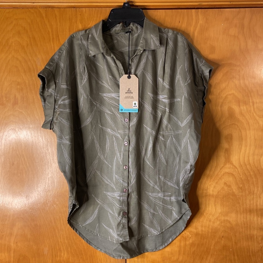 NWT PrAna Fremont Woven Top in Rye Green Leaves. Size S - Picture 2 of 11